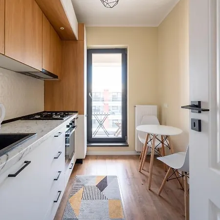 Apartment Plaza 4 *